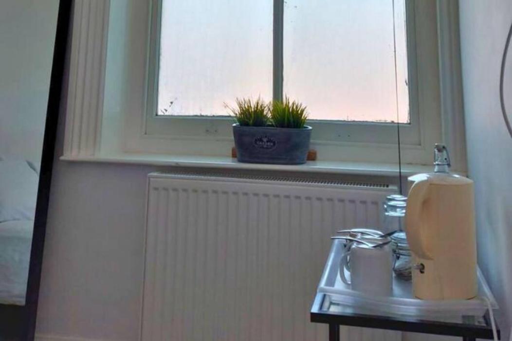 Stylish Double Room In City Centre - Shared Bathroom - Parking Preston  Esterno foto